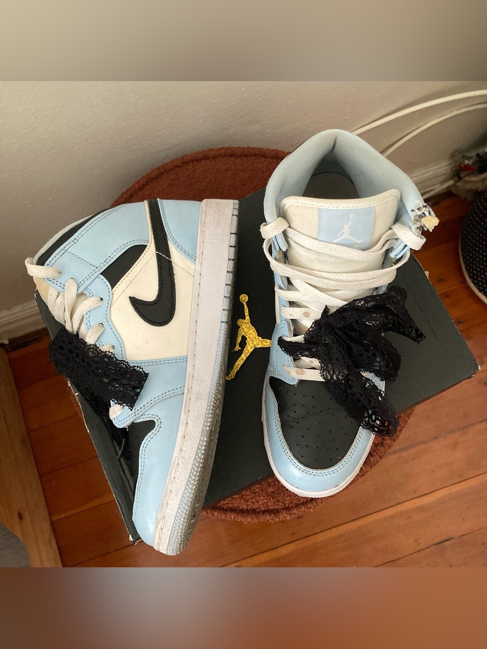 Nike Air Jordan 1 Mid Black Lace Accents Light Blue/ White / - Picture 2 of 4